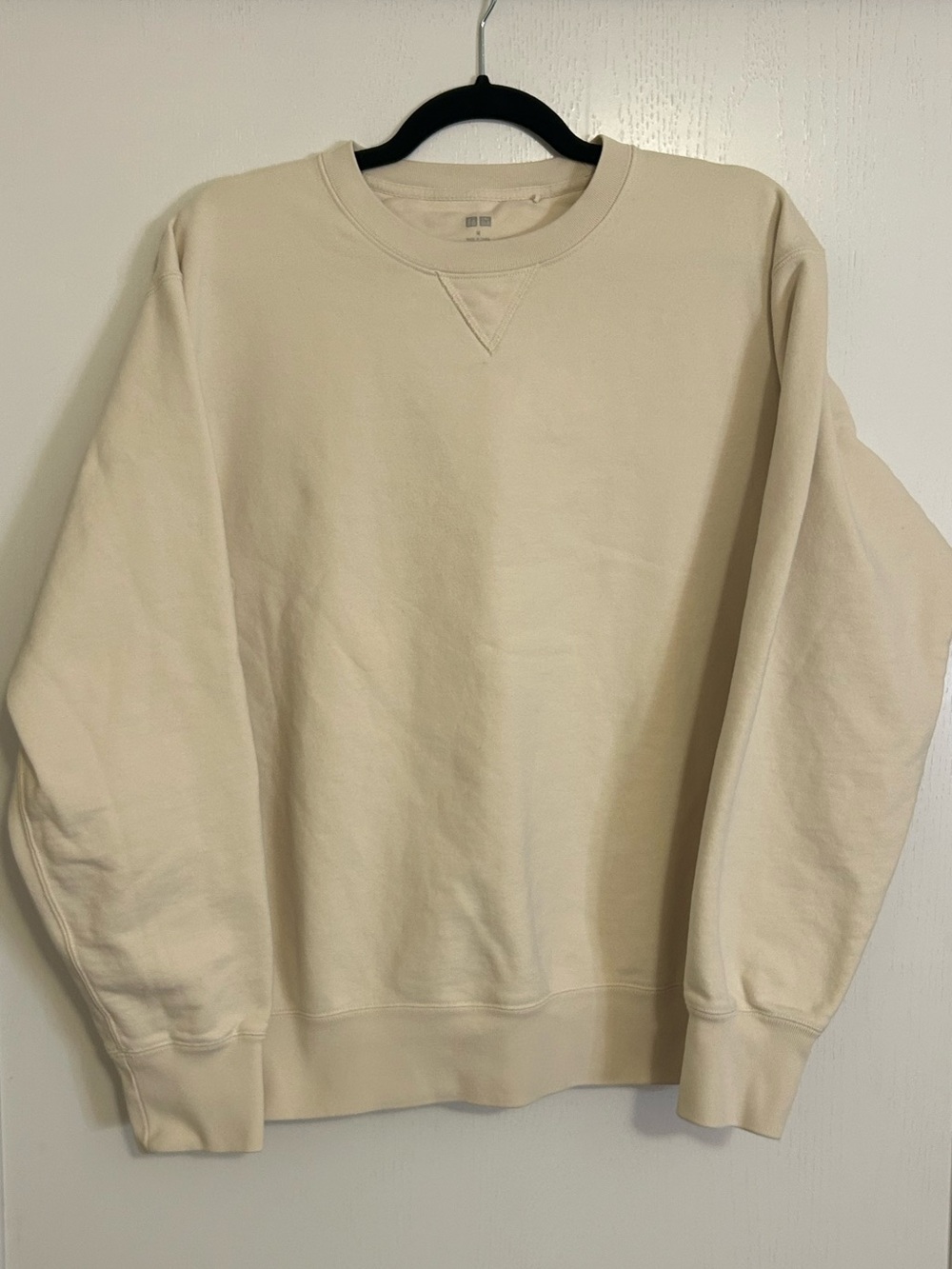 Uniqlo Crewneck Sweatshirt - Cream